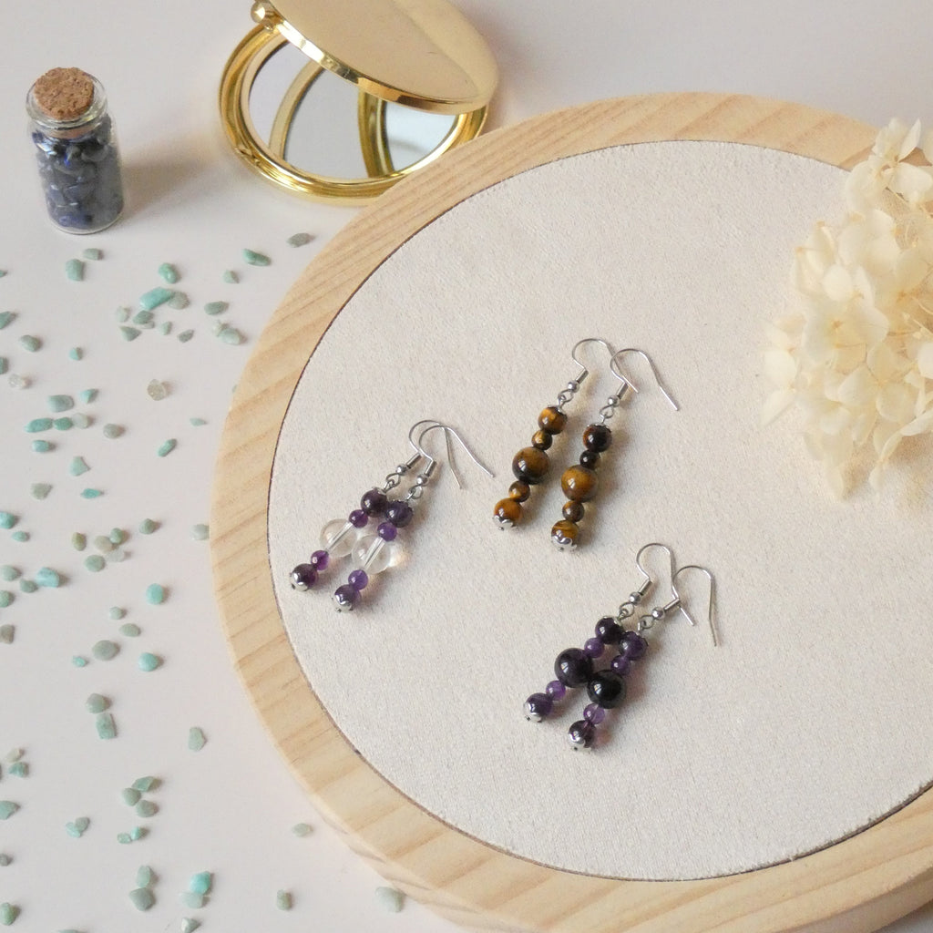 Boucles d’oreilles pendantes 5 perles – pierres naturelles