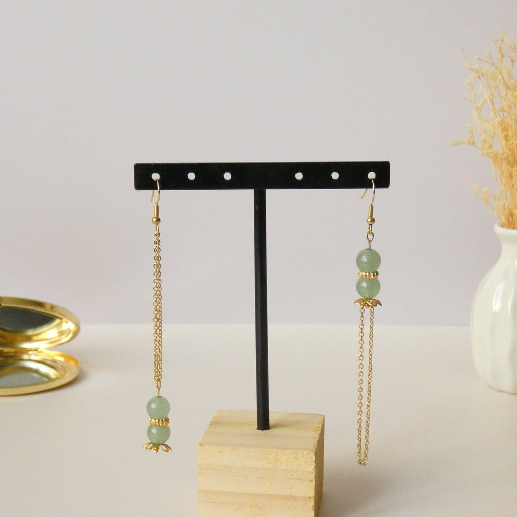 Boucles d’oreilles longues asymétriques chaîne – Aventurine verte