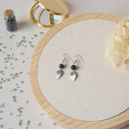 Boucles d’oreilles pendantes agate mousse et feuille