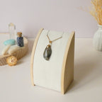 Pendentif en labradorite violette et orange 3 cm bélière dorée