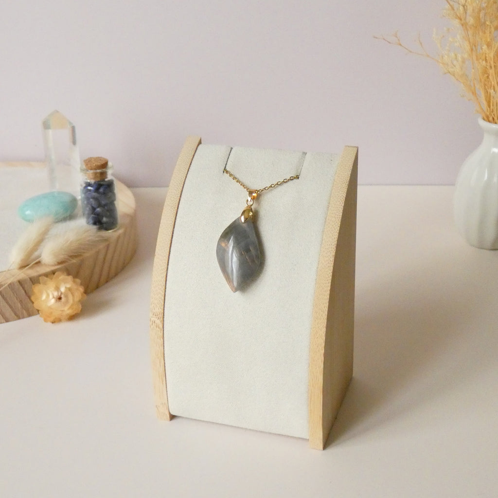 Pendentif en labradorite orange 3,3 cm bélière dorée