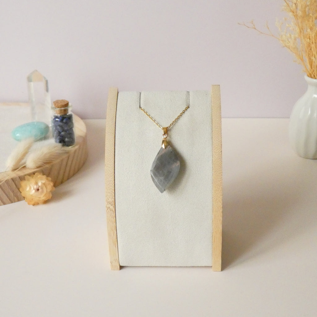 Pendentif en labradorite orange 3,3 cm bélière dorée