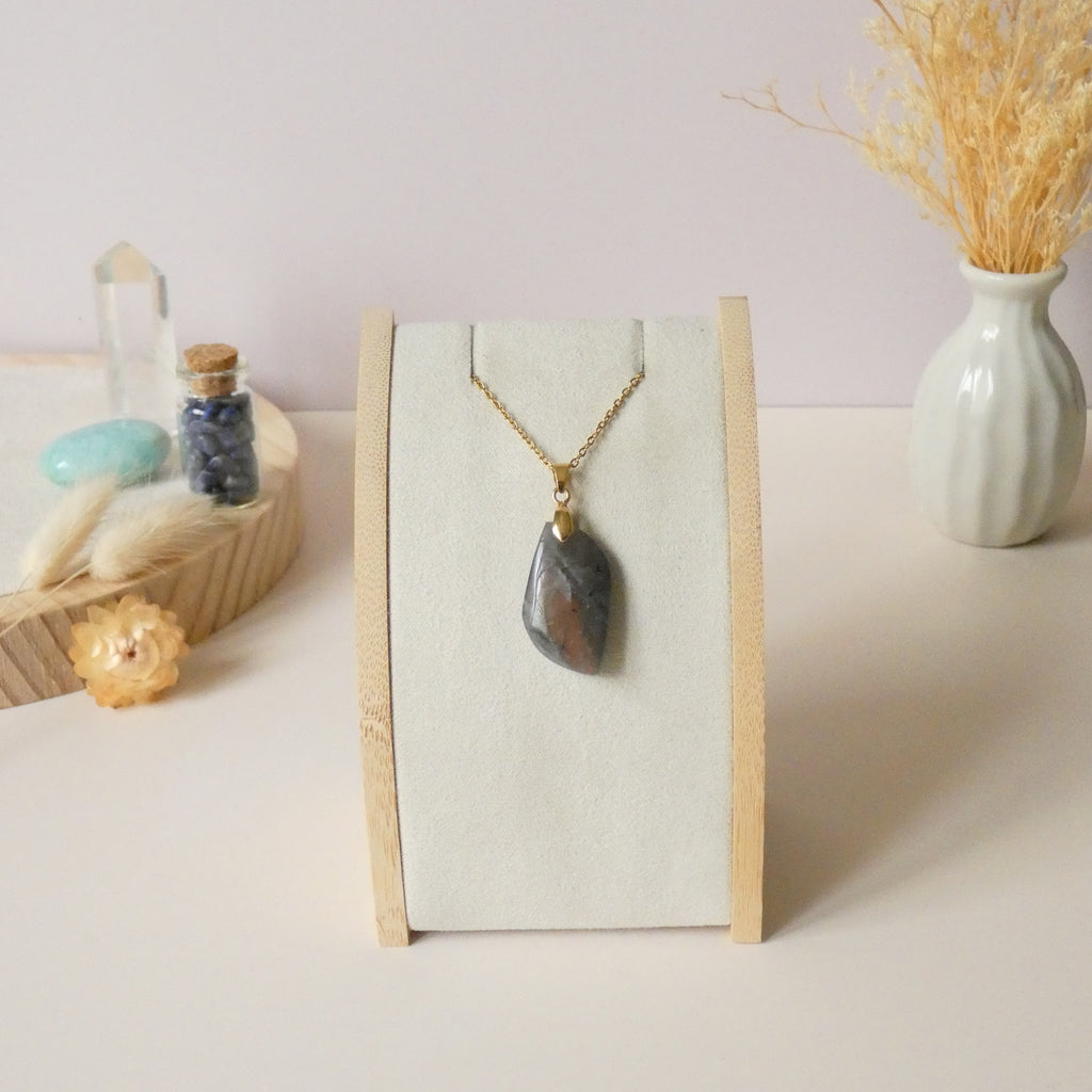 Pendentif en labradorite orange rose 3 cm bélière dorée