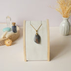 Pendentif en labradorite orange rose 3 cm bélière dorée