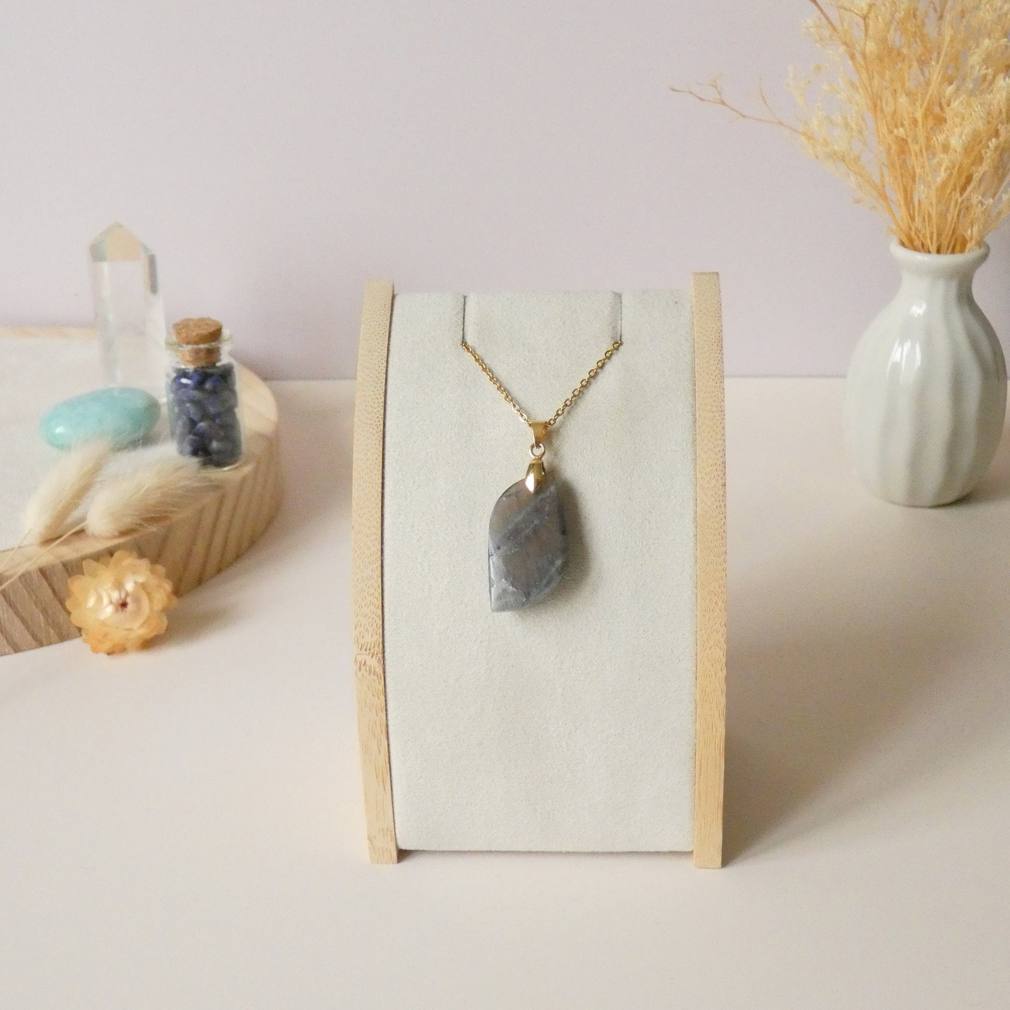 Pendentif en labradorite orange rose 3 cm bélière dorée