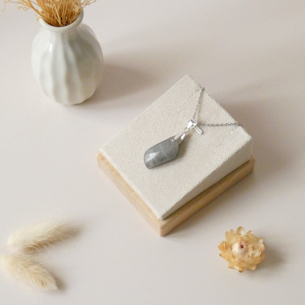 Pendentif en labradorite 2,8 cm bélière argentée