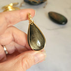 Pendentif obsidienne dorée 5,1 cm wire wrapping doré