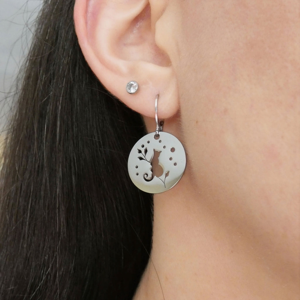 Boucles d'oreilles médaille chat, dormeuse acier inoxydable