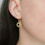 Boucles d'oreilles soleil, dormeuses, doré ou argenté au choix