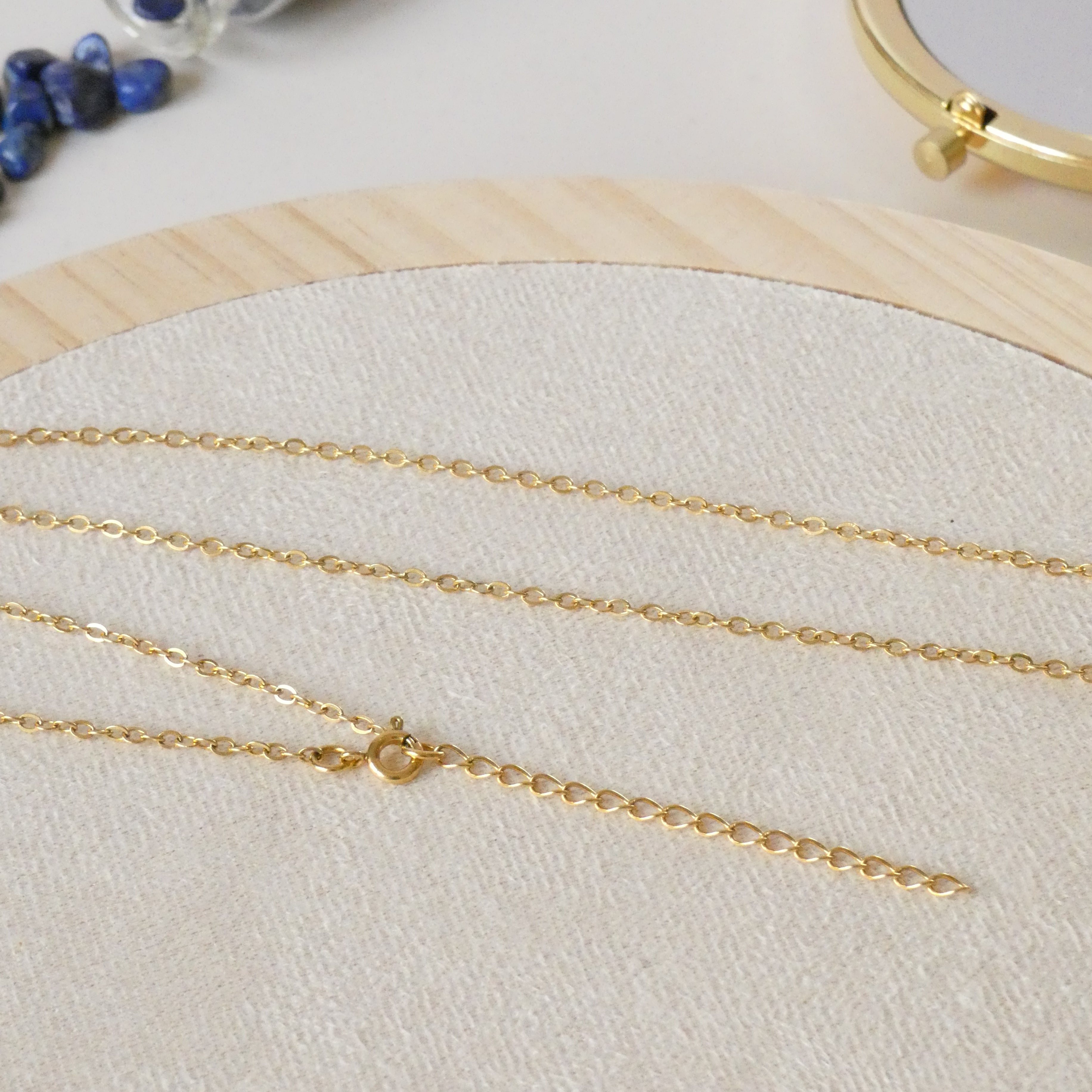 Pendentif coeur en obsidienne oeil céleste 2,6 cm bélière dorée