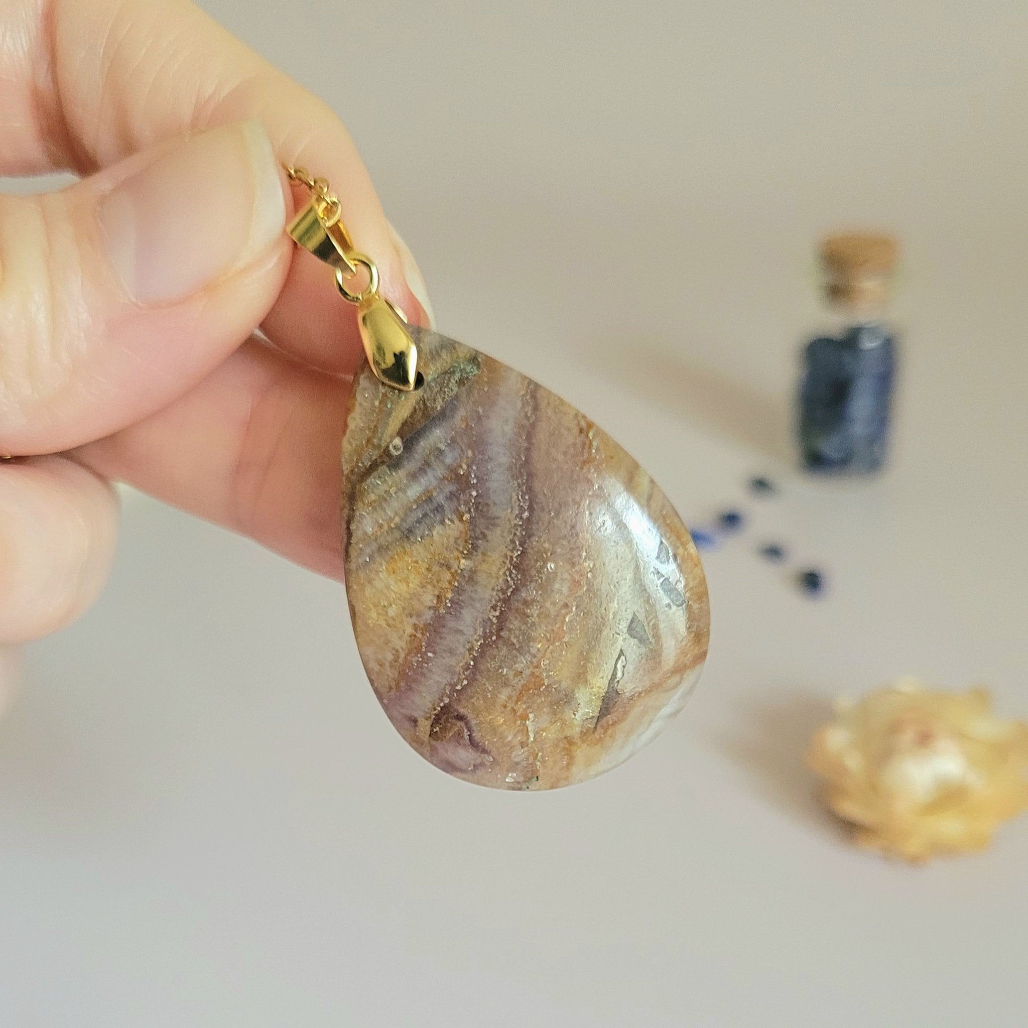 Pendentif agate et améthyste de Châtelperron, Auvergne 3,9 cm