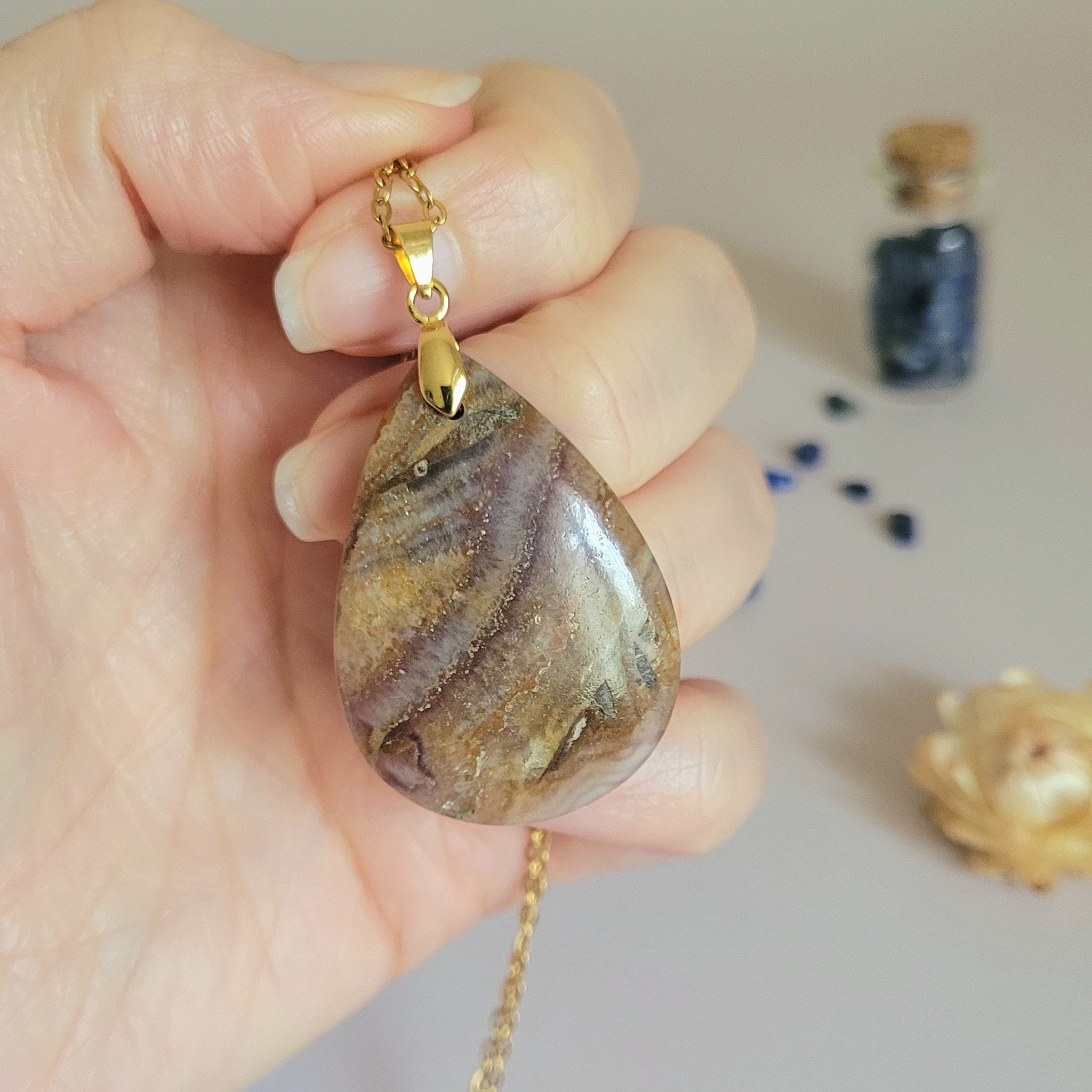 Pendentif agate et améthyste de Châtelperron, Auvergne 3,9 cm