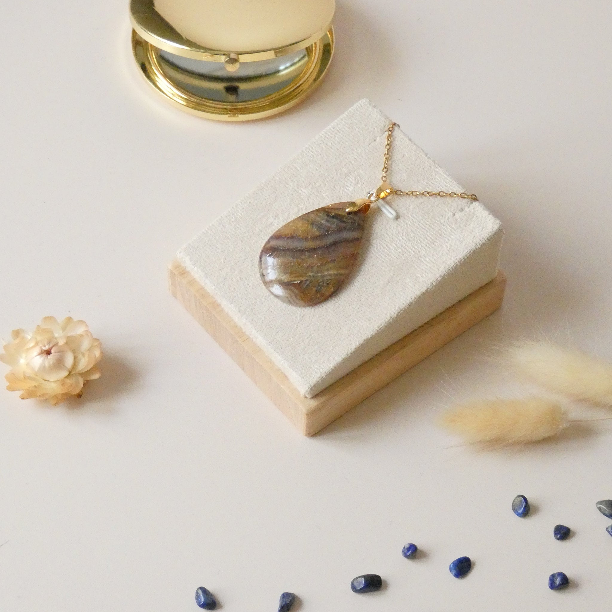 Pendentif agate et améthyste de Châtelperron, Auvergne 3,9 cm