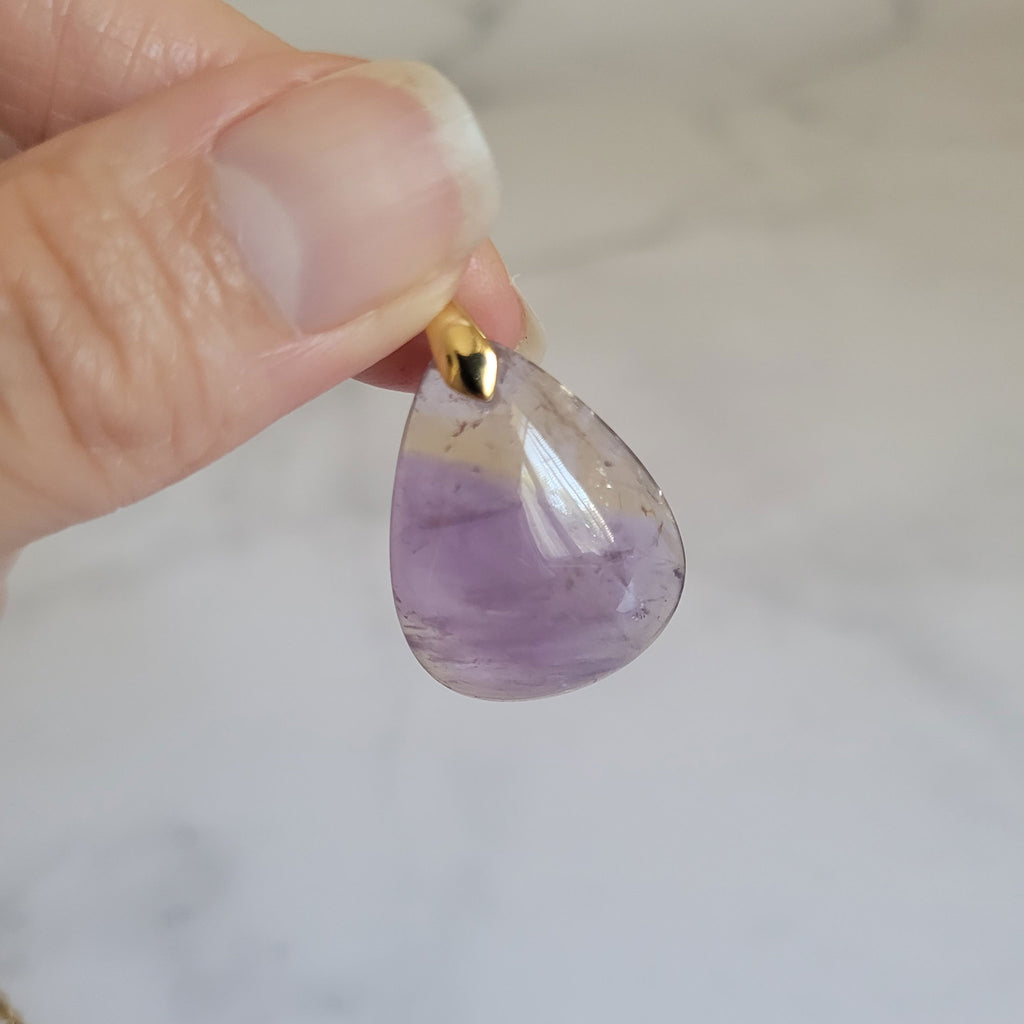 Pendentif en amétrine, bélière dorée - pierre naturelle