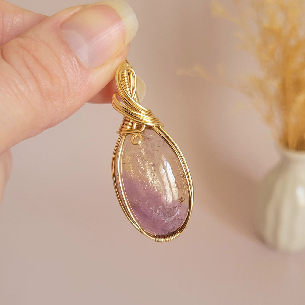 Pendentif en amétrine – 4,6 cm – Wire wrapping doré