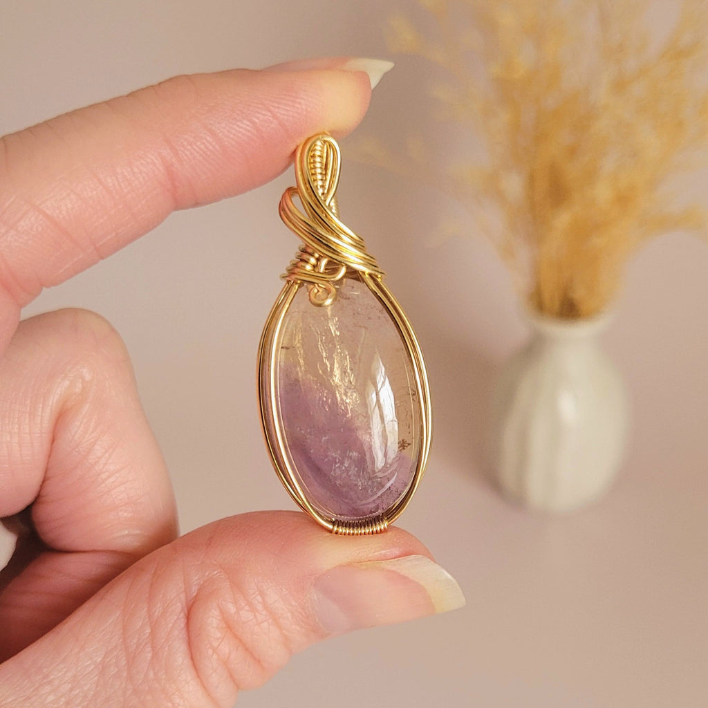 Pendentif en amétrine – 4,6 cm – Wire wrapping doré