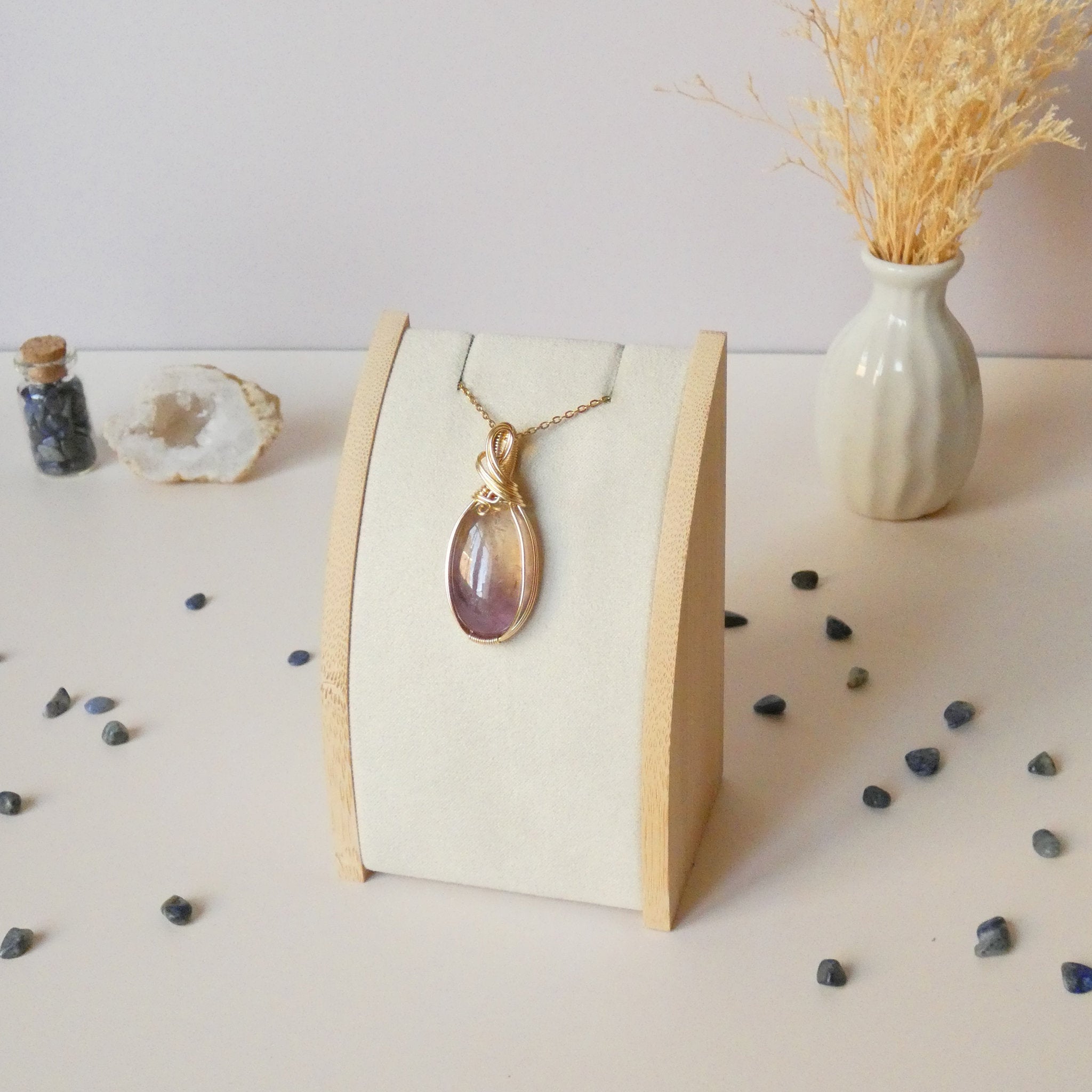 Pendentif en amétrine – 4,6 cm – Wire wrapping doré