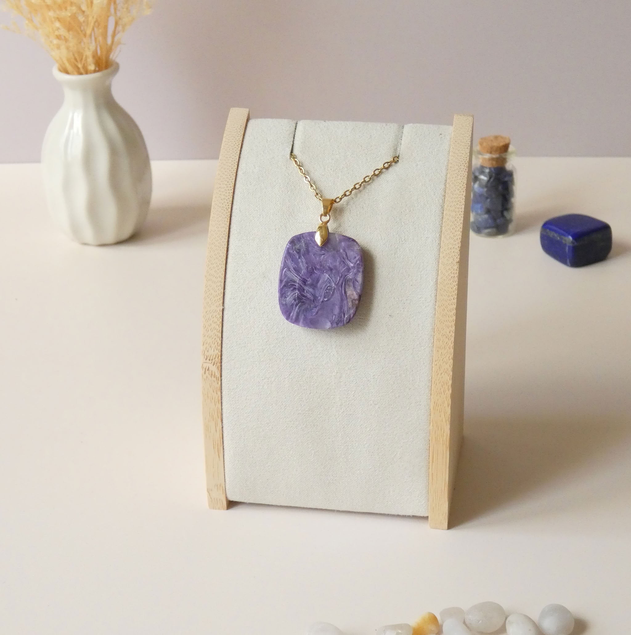 Pendentif en charoïte 2,9 cm pierre naturelle