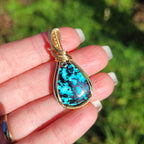 Pendentif chrysocolle 4,3 cm wire wrapping doré