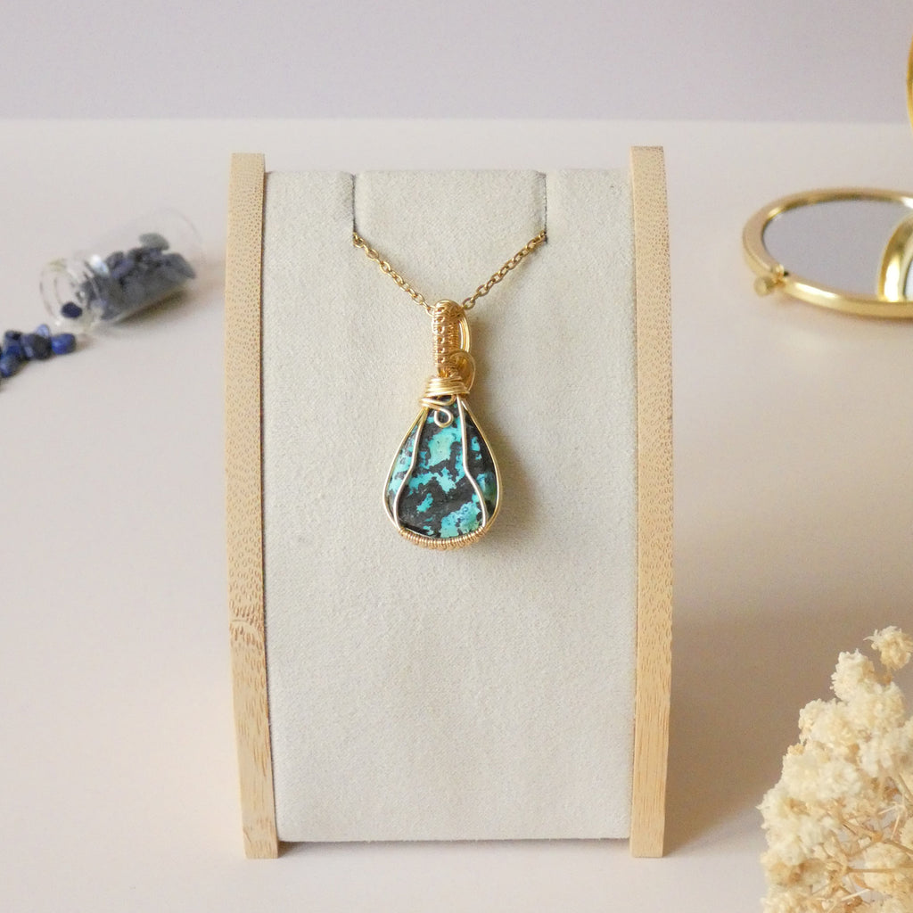 Pendentif chrysocolle 4,3 cm wire wrapping doré