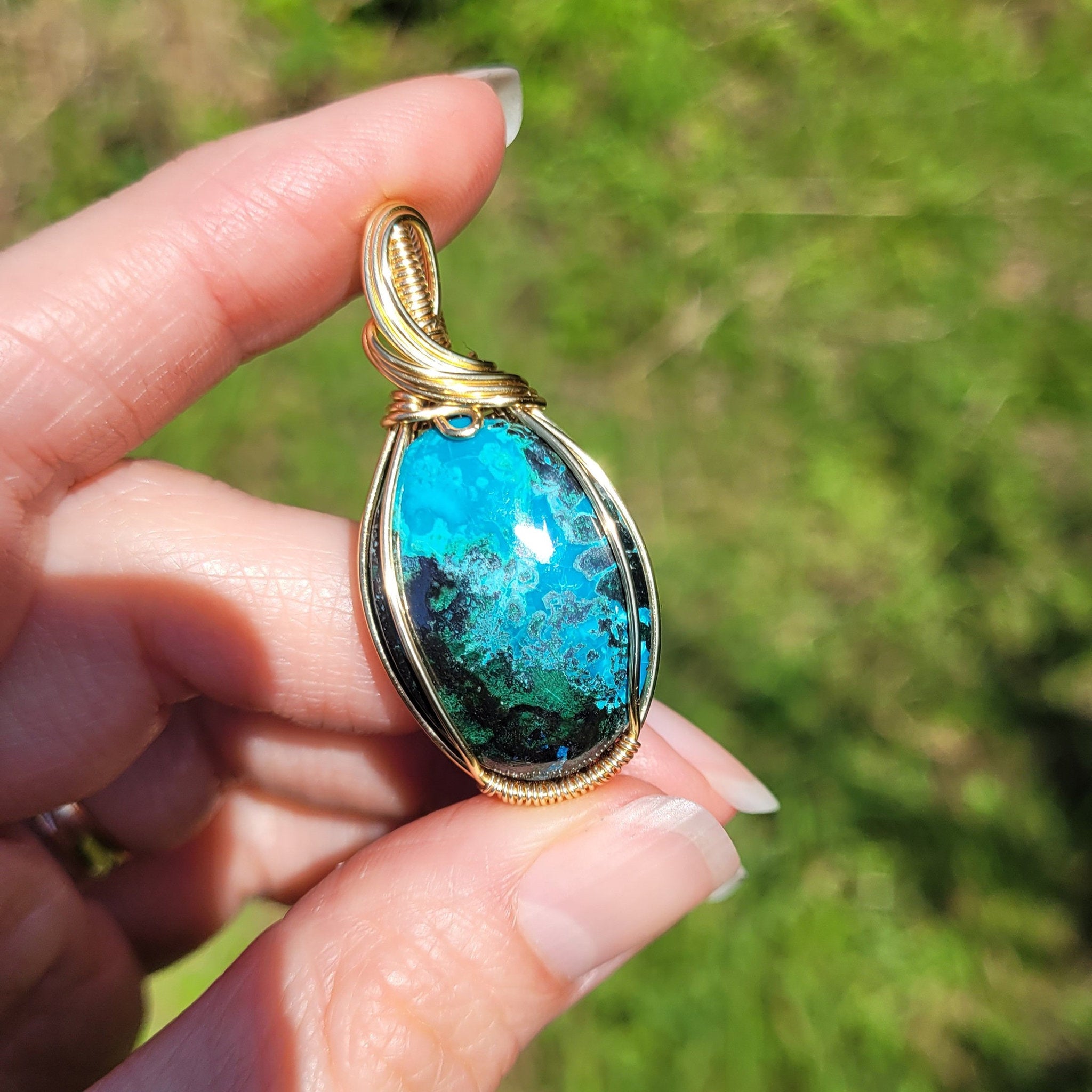 Pendentif chrysocolle et malachite 4,4 cm wire wrapping doré