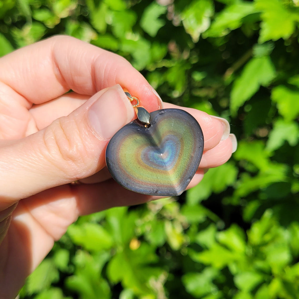 Pendentif coeur en obsidienne oeil céleste 2,4 cm bélière dorée