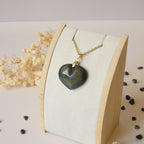 Pendentif coeur en obsidienne oeil céleste 2,4 cm bélière dorée