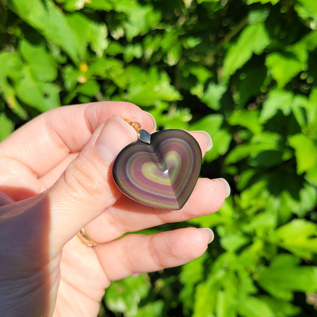 Pendentif coeur en obsidienne oeil céleste 2,7 cm bélière dorée