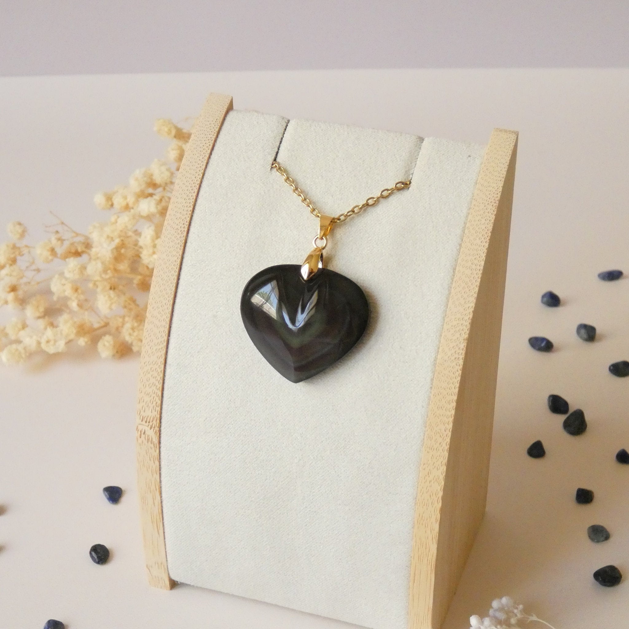 Pendentif coeur en obsidienne oeil céleste 2,7 cm bélière dorée