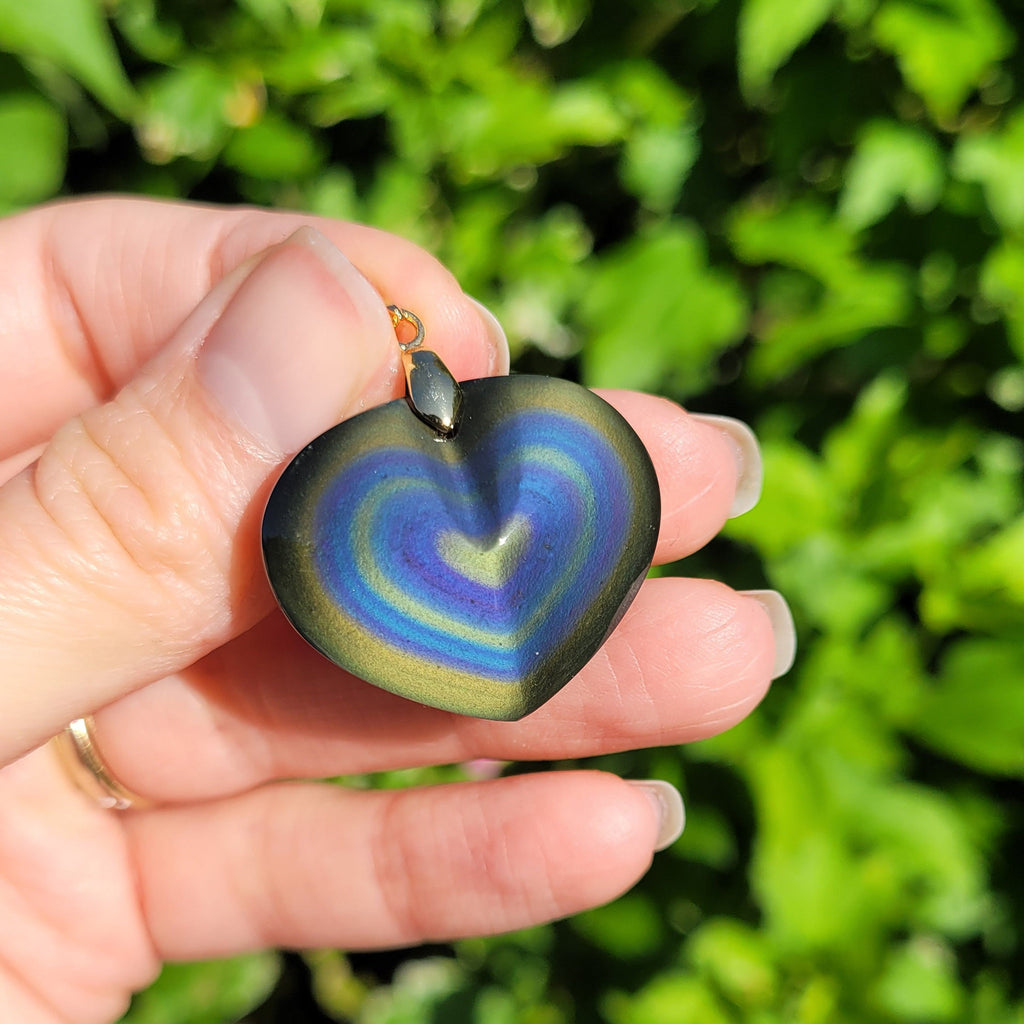 Pendentif coeur en obsidienne oeil céleste 2,6 cm bélière dorée
