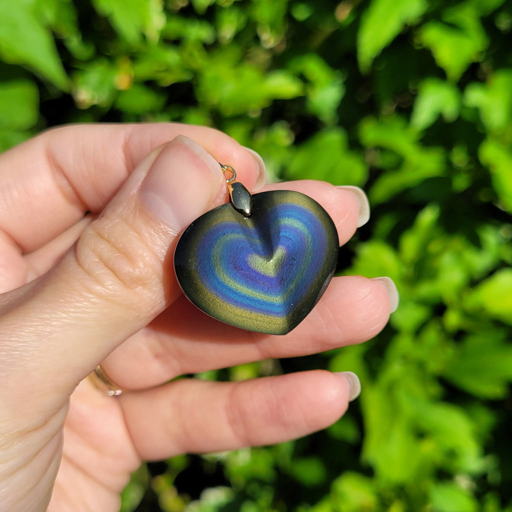 Pendentif coeur en obsidienne oeil céleste 2,6 cm bélière dorée