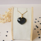 Pendentif coeur en obsidienne oeil céleste 2,6 cm bélière dorée