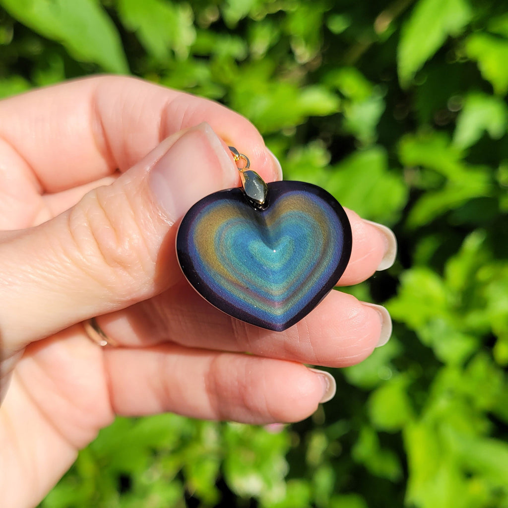 Pendentif coeur en obsidienne oeil céleste 2,4 cm bélière dorée