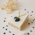 Pendentif coeur en obsidienne oeil céleste 2,4 cm bélière dorée