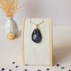 Pendentif forme libre obsidienne oeil céleste 3,7 cm – Bélière dorée