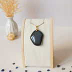 Pendentif forme libre obsidienne oeil céleste 3,9 cm – Bélière dorée