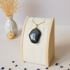 Pendentif forme libre obsidienne oeil céleste 3,9 cm – Bélière dorée