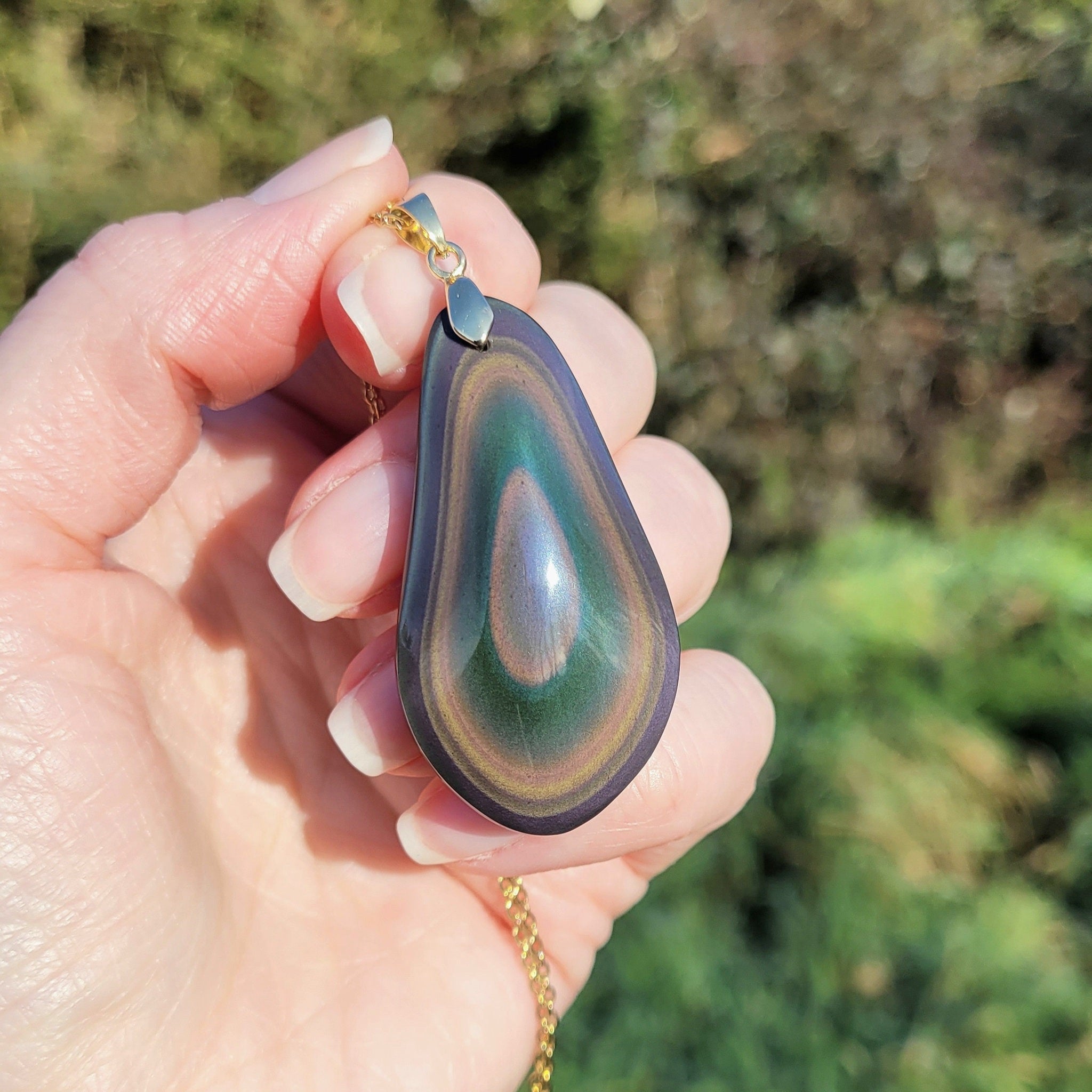 Pendentif forme libre obsidienne oeil céleste 4,7 cm – Bélière dorée