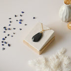 Pendentif forme libre obsidienne oeil céleste 3,7 cm – Bélière dorée
