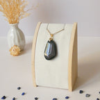 Pendentif forme libre obsidienne oeil céleste 3,7 cm – Bélière dorée