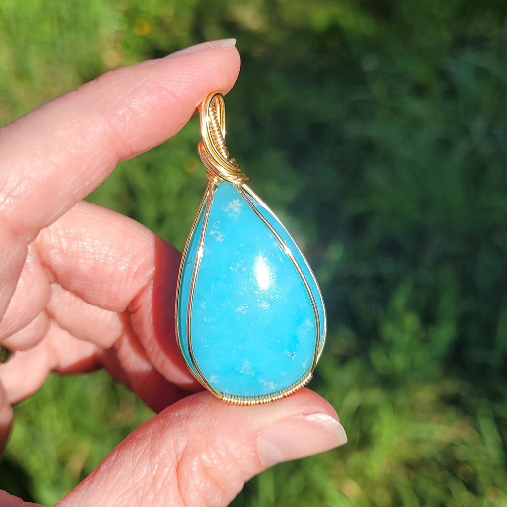 Pendentif en hémimorphite wire wrapping doré – 5,3 cm