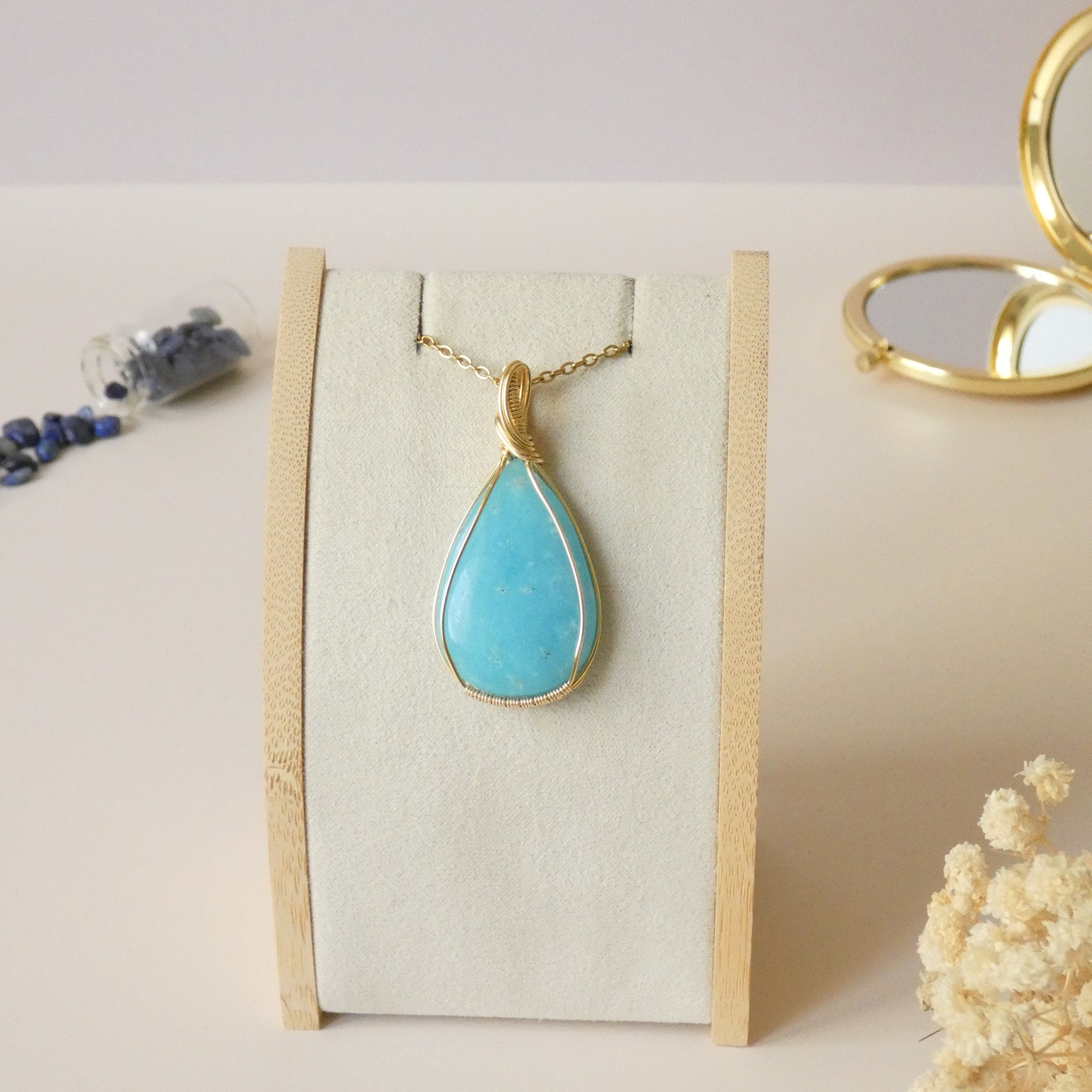 Pendentif en hémimorphite wire wrapping doré – 5,3 cm