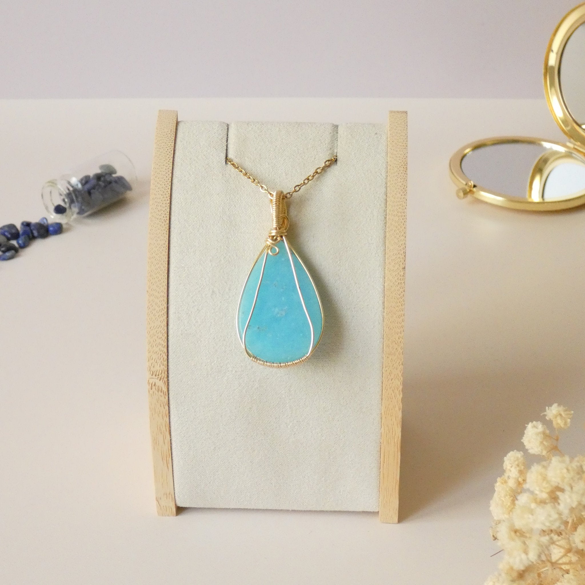 Pendentif en hémimorphite wire wrapping doré – 5,3 cm