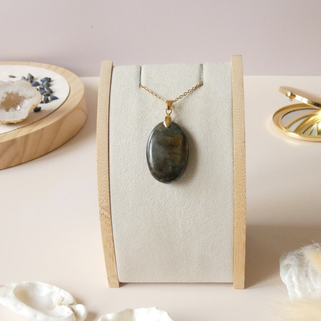 Pendentif en labradorite bélière dorée – 3,2 cm