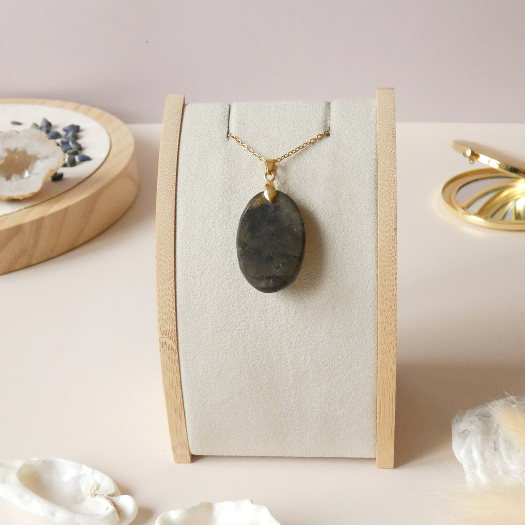 Pendentif en labradorite bélière dorée – 3,2 cm