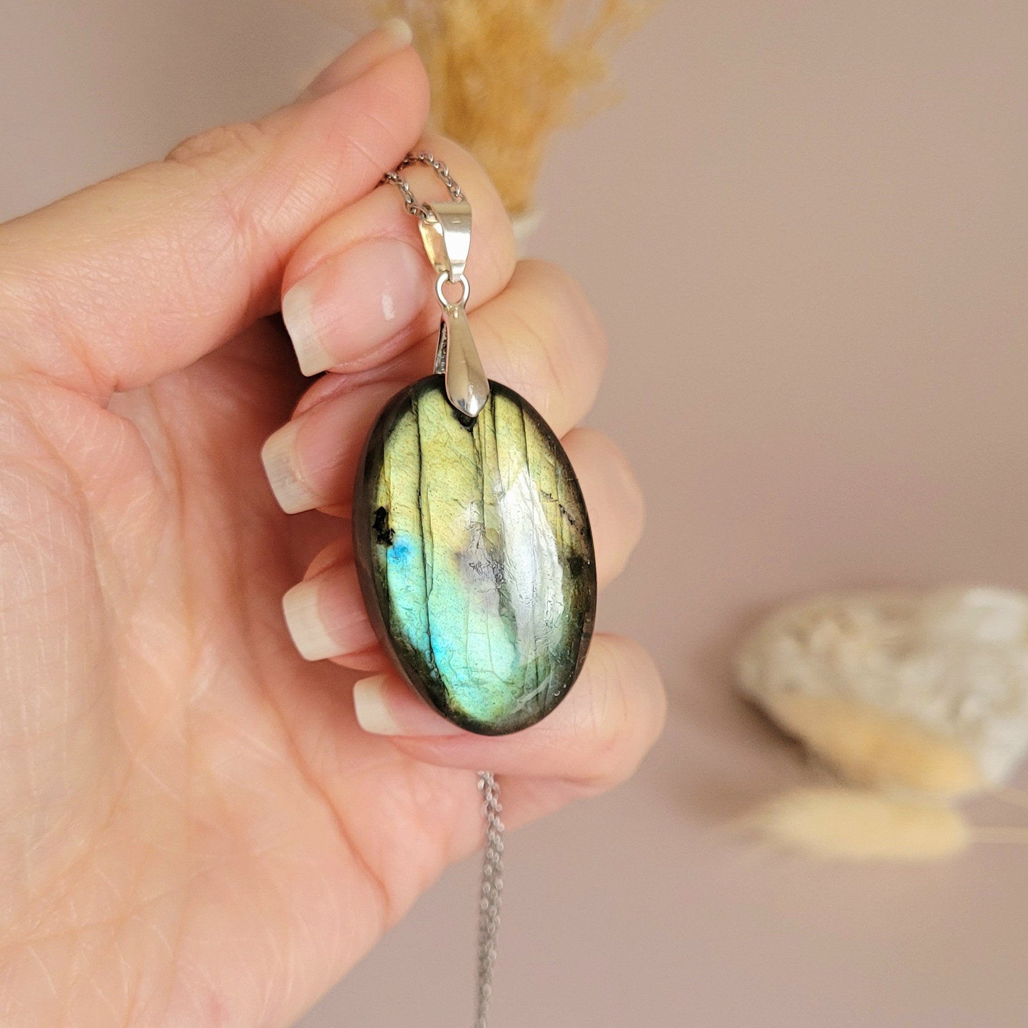 Pendentif en labradorite bélière argentée – 3,4 cm