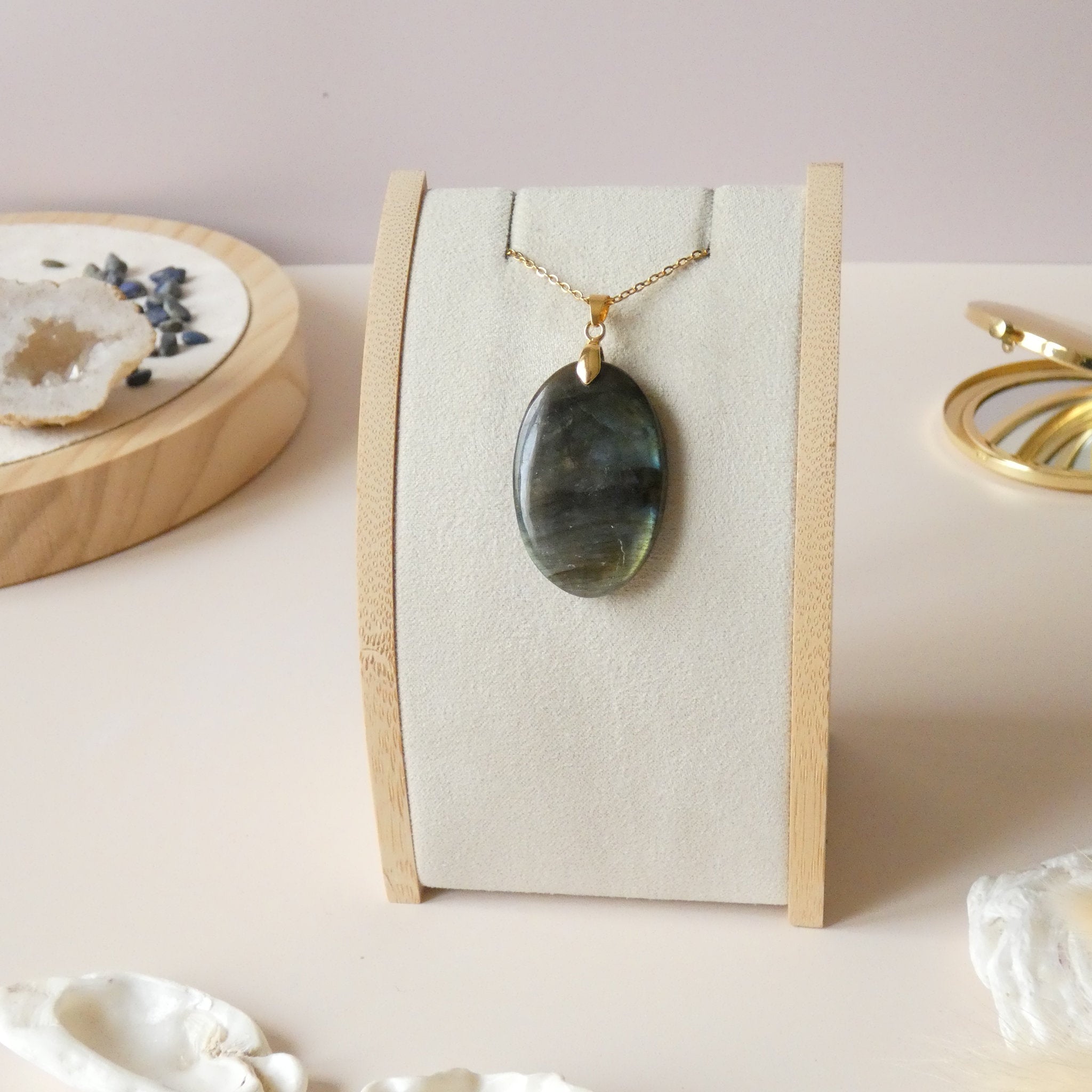 Pendentif en labradorite bélière dorée – 3,7 cm