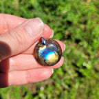 Pendentif en labradorite bélière argentée – 2,6 cm