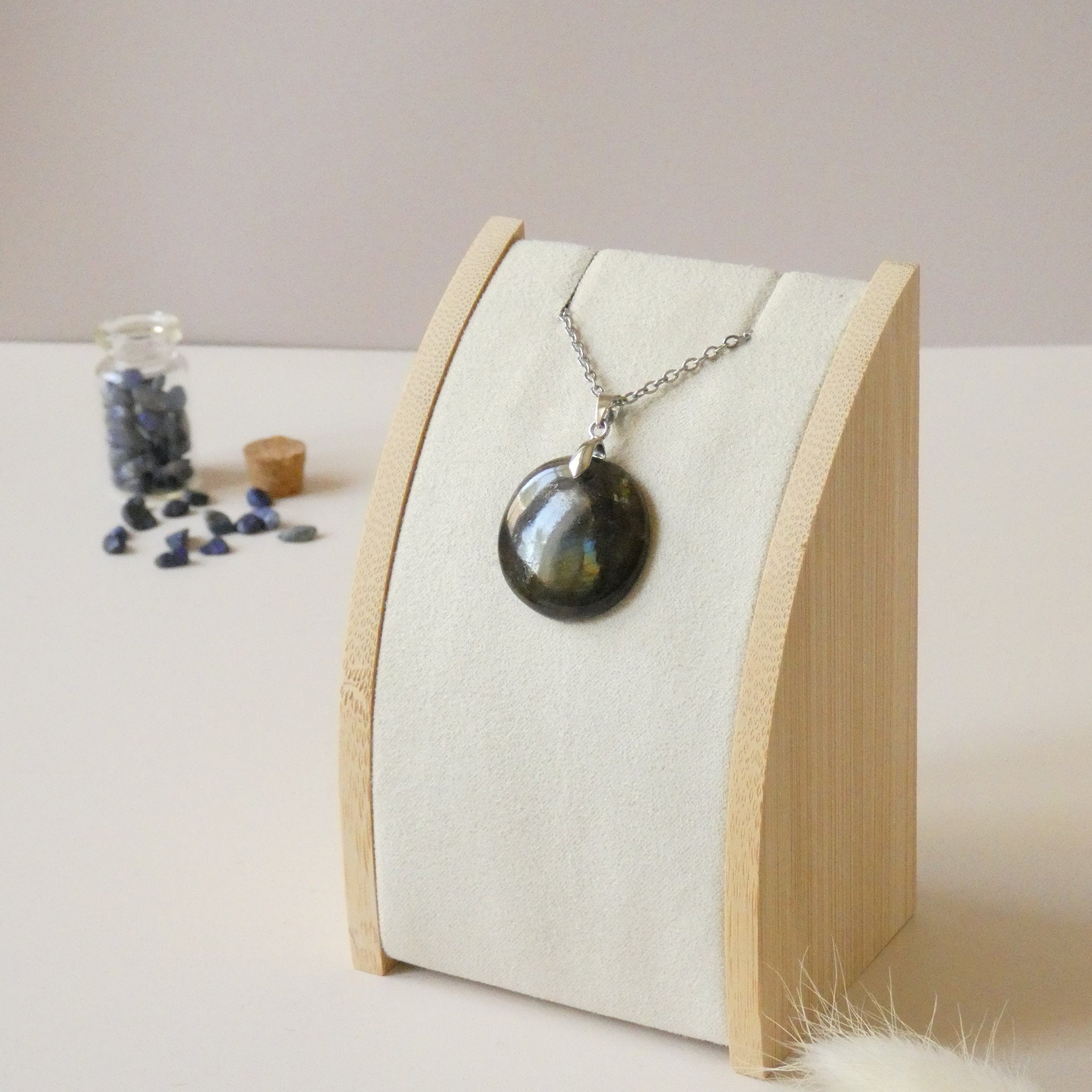 Pendentif en labradorite bélière argentée – 2,6 cm