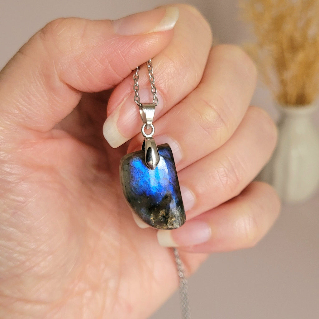 Pendentif en labradorite bélière argentée – 2,3 cm